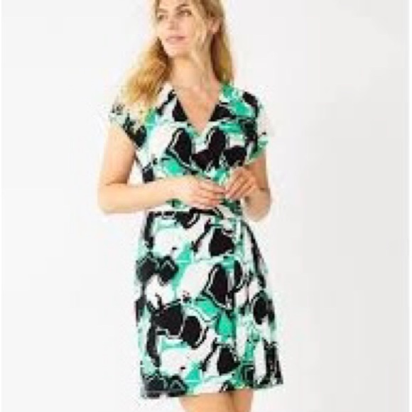Dresses & Skirts - NINE WEST Chic Abstract Wrap Dress.  #035